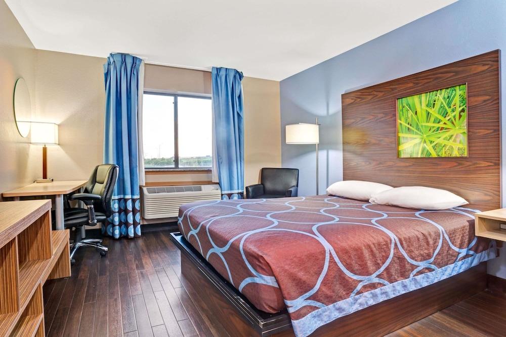 Super 8 By Wyndham Louisville Airport Exterior foto